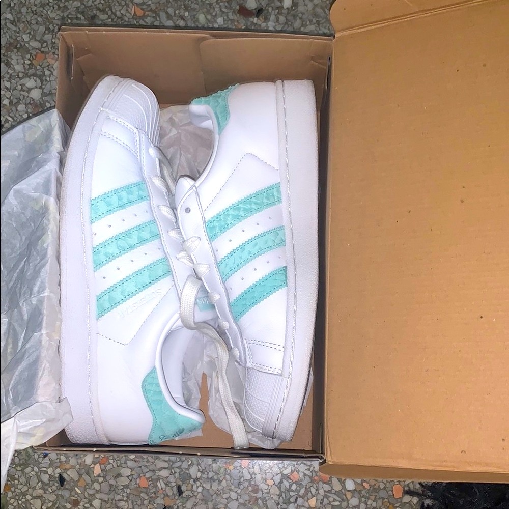 Women’s Adidas Originals Superstar White and Mint Sneakers-Size 7.5